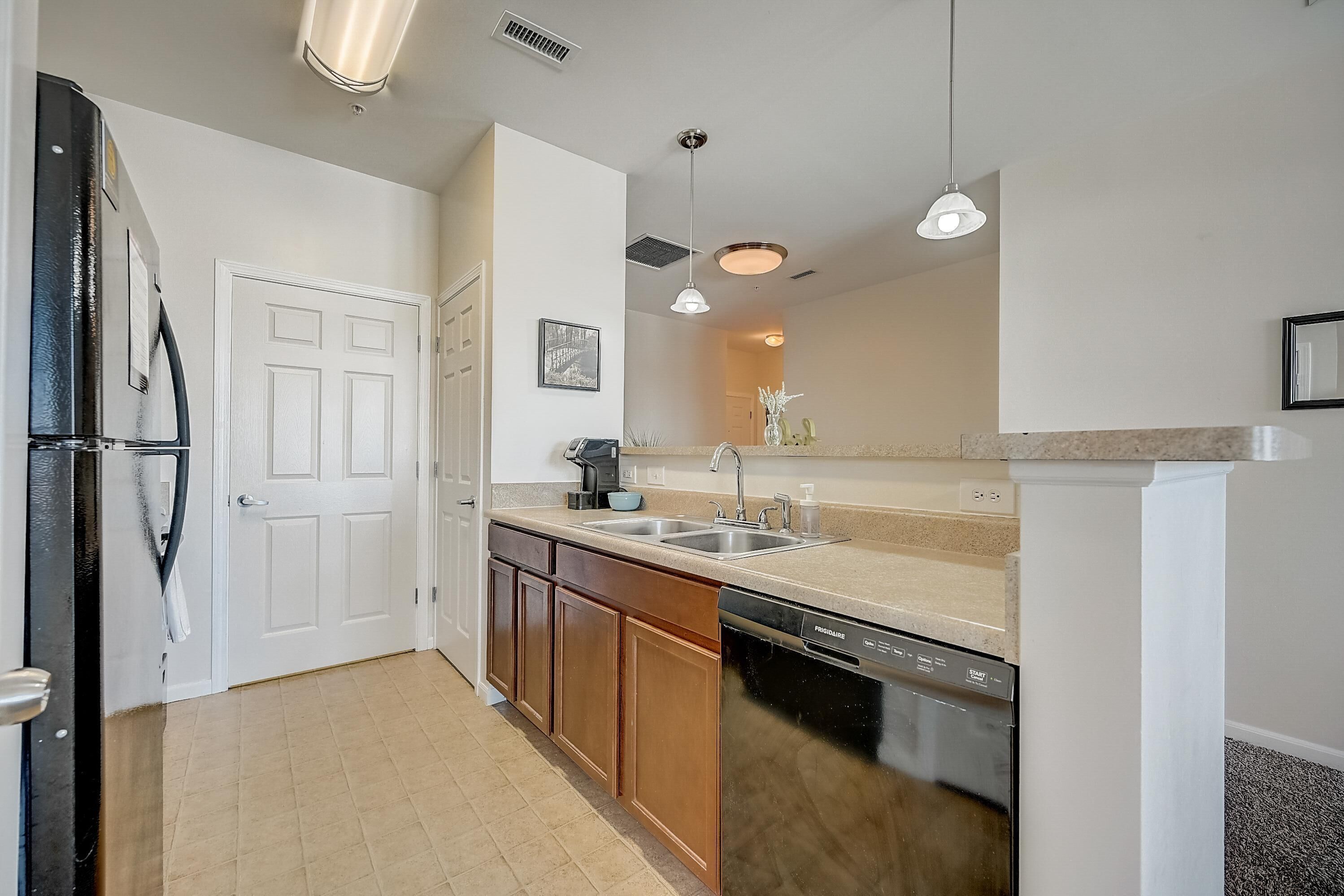 Frontdesk | Stylish + Modern 2BR