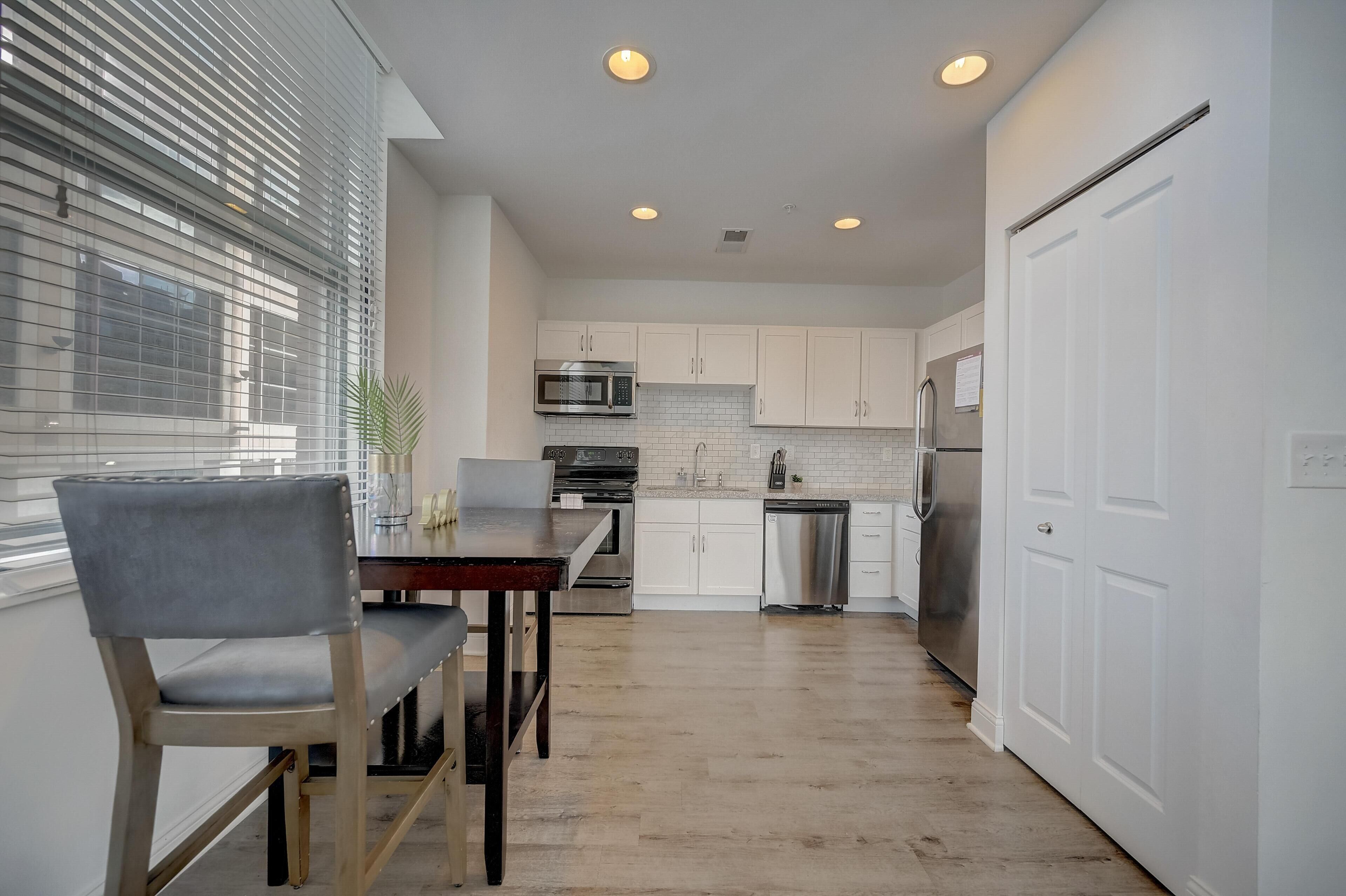 Frontdesk | Central 2BR APT Downtown