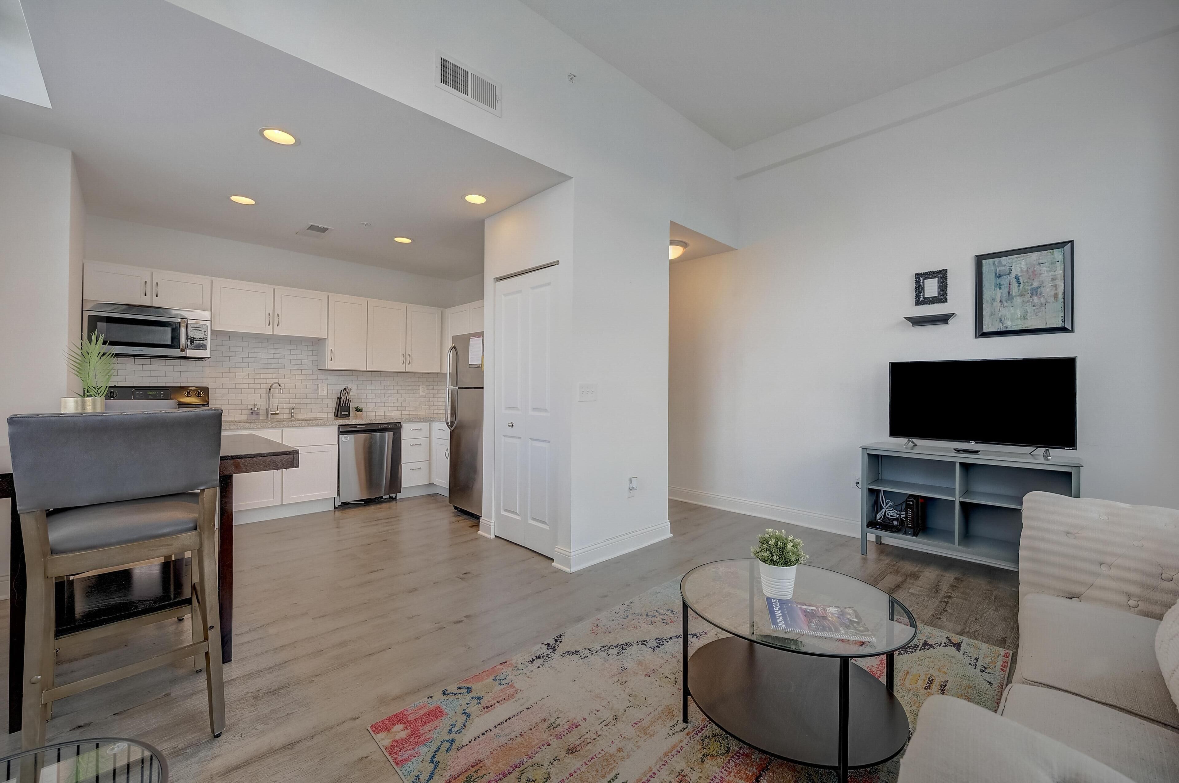 Frontdesk | Central 2BR APT Downtown