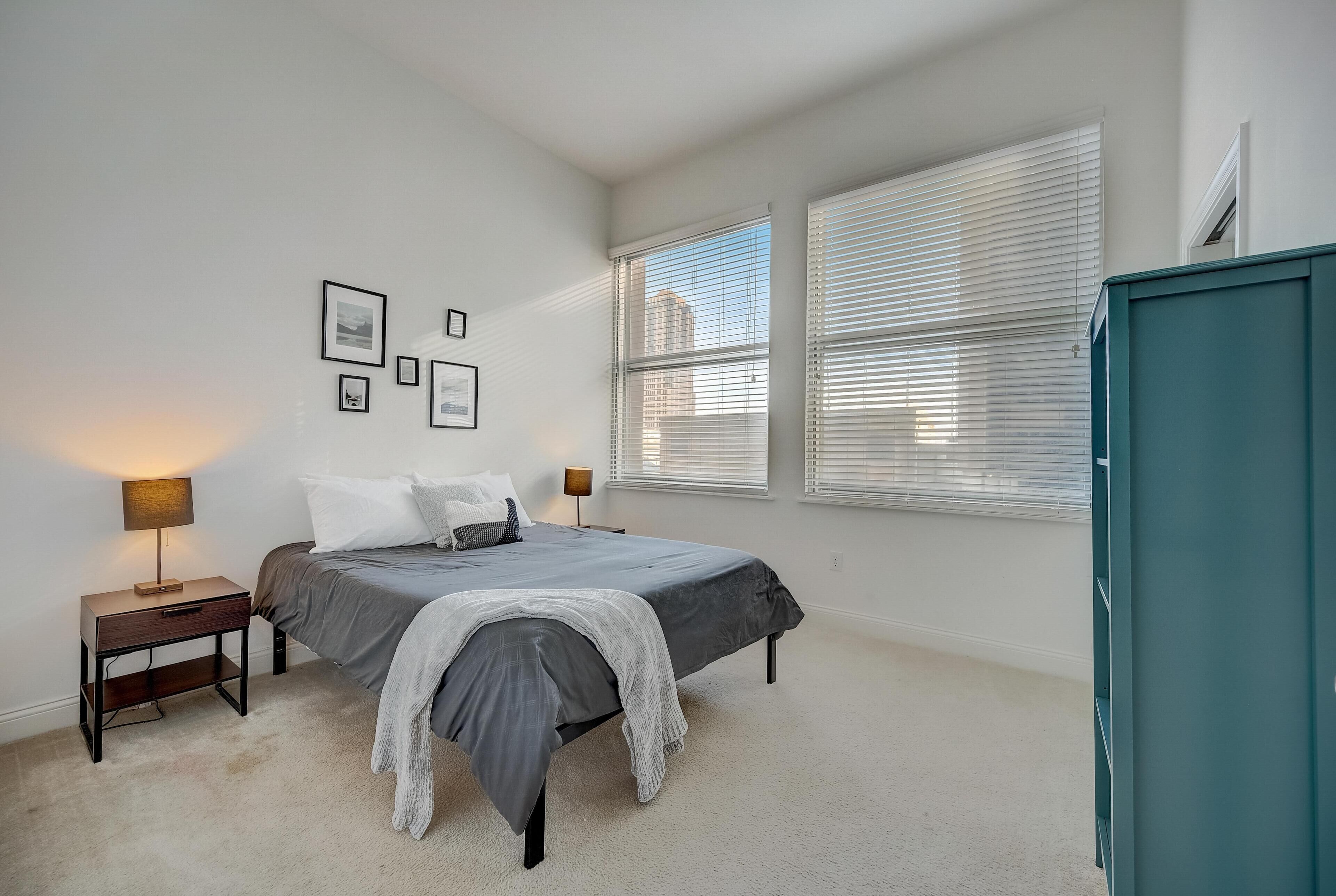 Frontdesk | Central 2BR APT Downtown