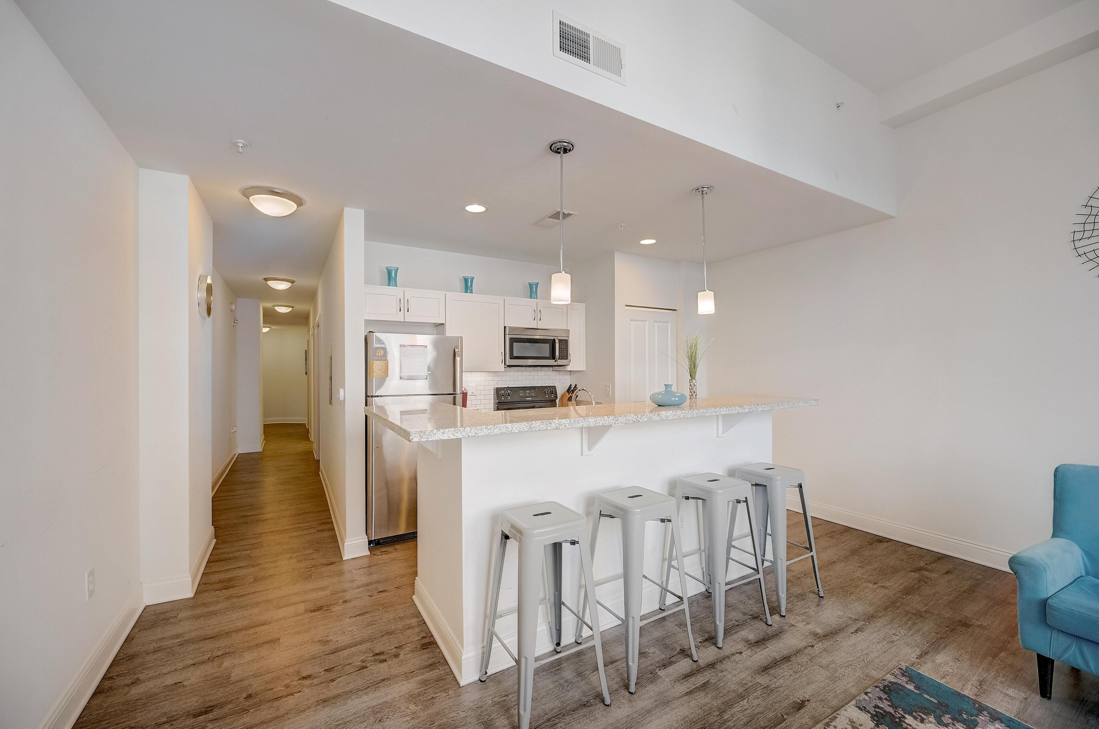 Frontdesk | 2BR APT in the Heart of the City