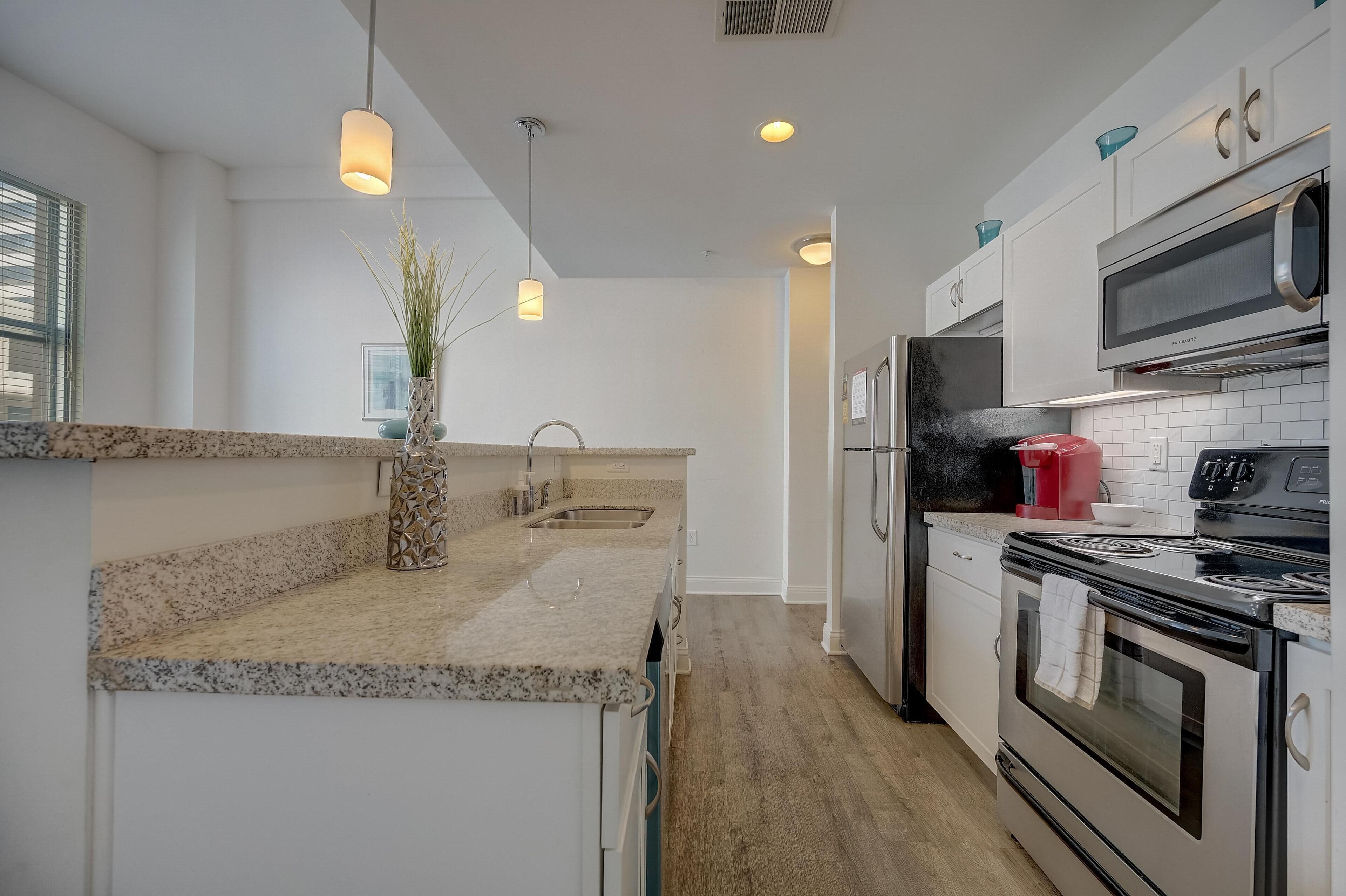 Frontdesk | 2BR APT in the Heart of the City