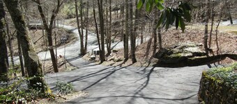 Large 6 Bedroom Family Home near Ski Resort.. Rented by Sugar Mtn Lodging