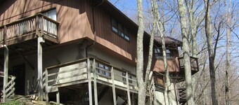 Large 6 Bedroom Family Home near Ski Resort.. Rented by Sugar Mtn Lodging