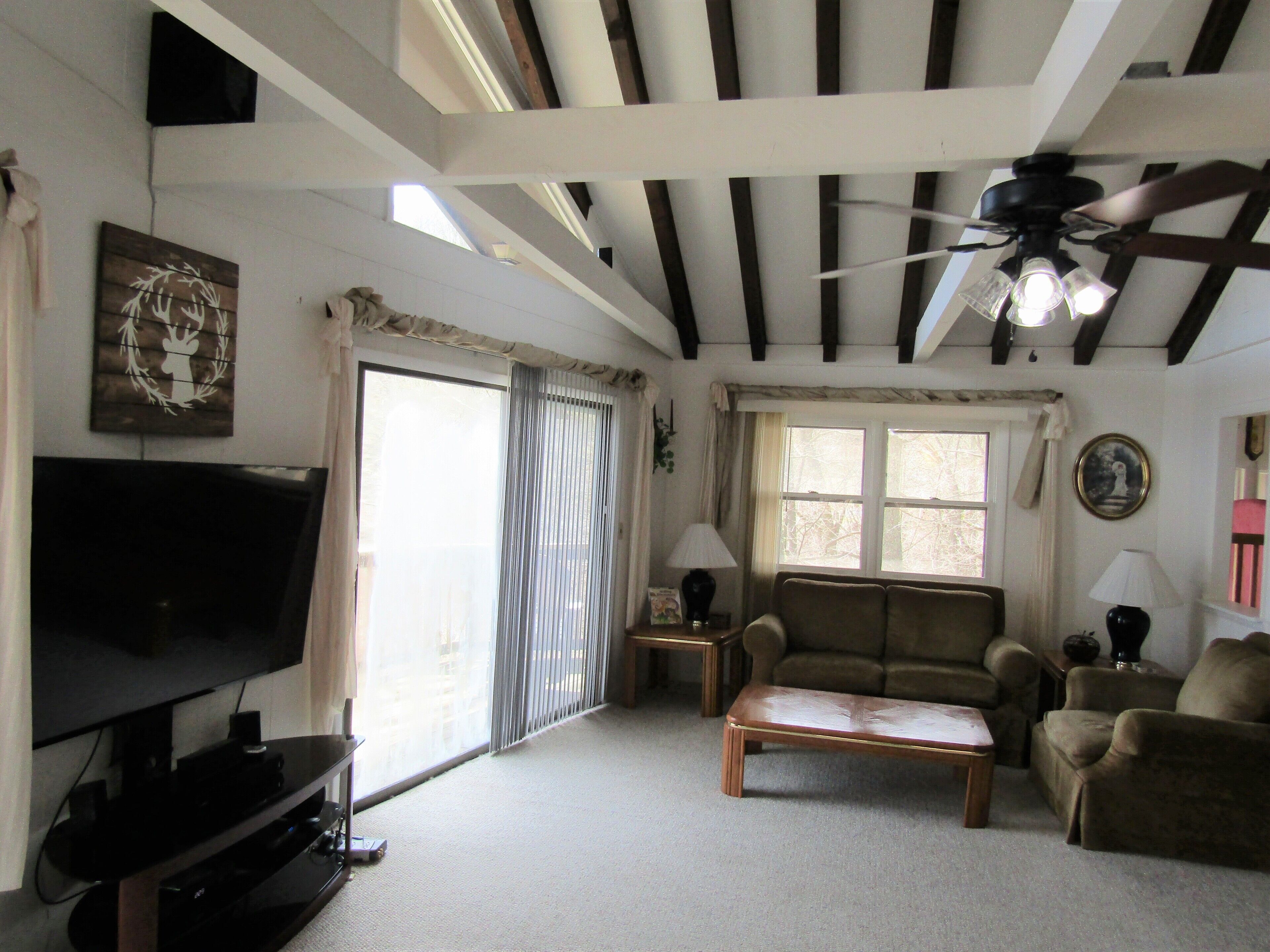 Large 6 Bedroom Family Home near Ski Resort.. Rented by Sugar Mtn Lodging