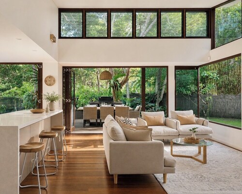 Luxe Beachfront Haven w/heated pool. Pet-Friendly