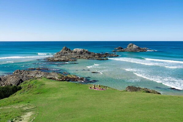 Beach nearby, sun-loungers, beach towels