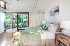 3 bedrooms, desk, iron/ironing board, free WiFi - Luxe Beachfront Haven w/heated pool. Pet-Friendly (Broken Head)