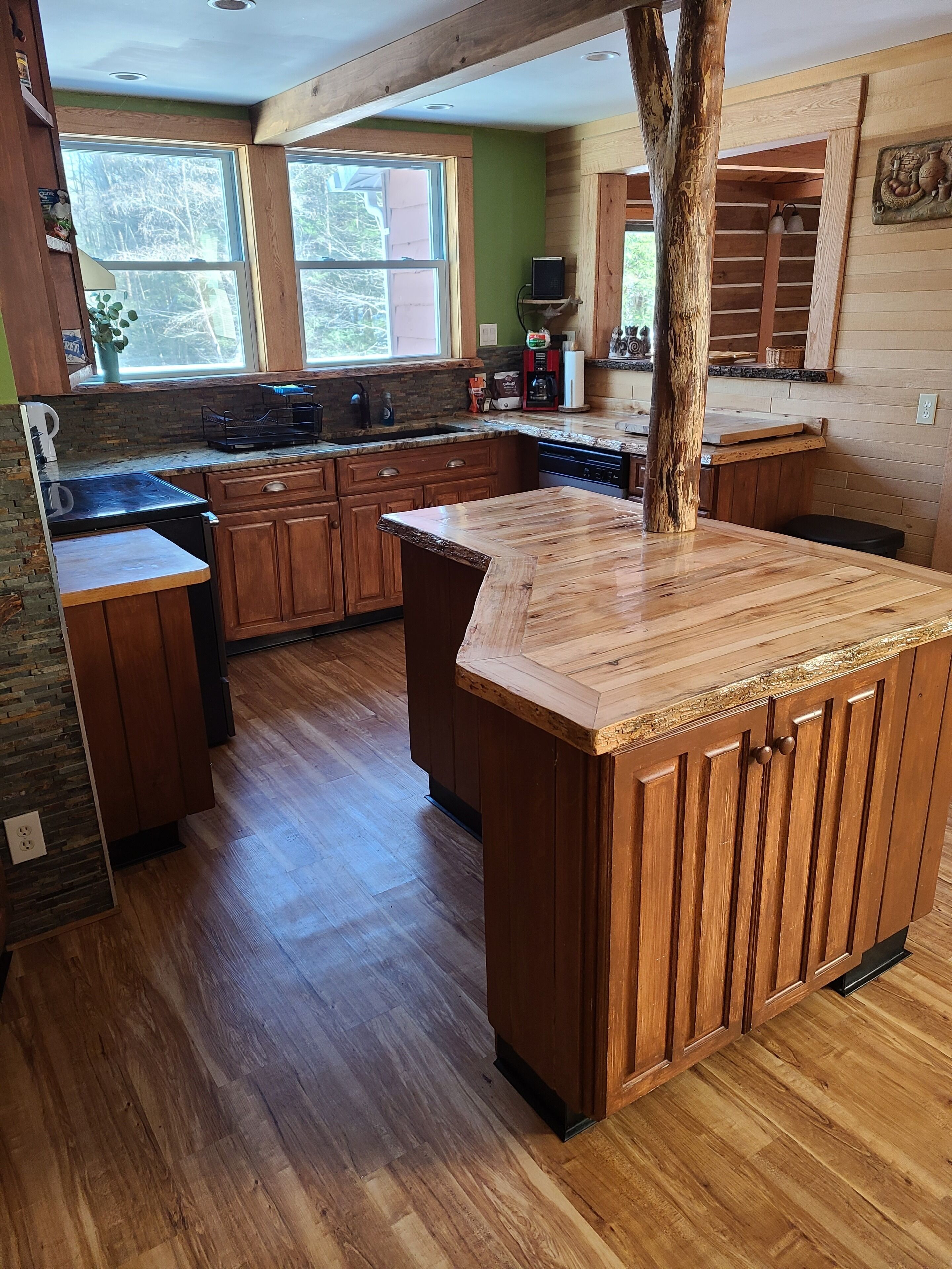 Kylskåp, mikrovågsugn, ugn och spishäll