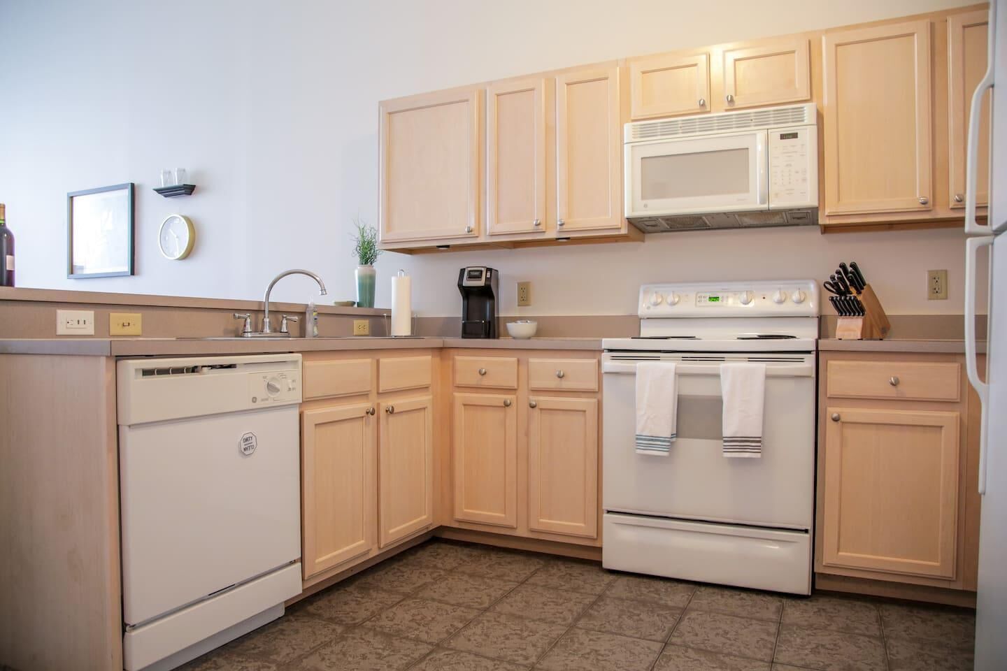 Frontdesk | Renovated 2 BR in Historic Building