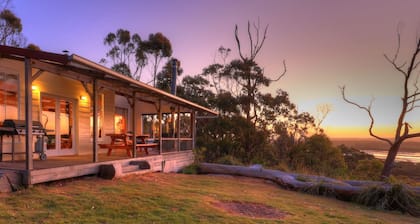 Island View Spa Cottage