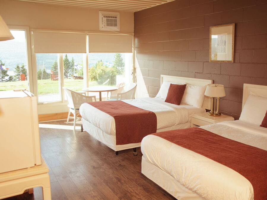 Decoración individual, mobiliario individual, wifi gratis y ropa de cama