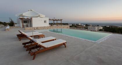 H2O Private Villa Paros, infinity swimming pool, sea view lounge area, bbq & Bar