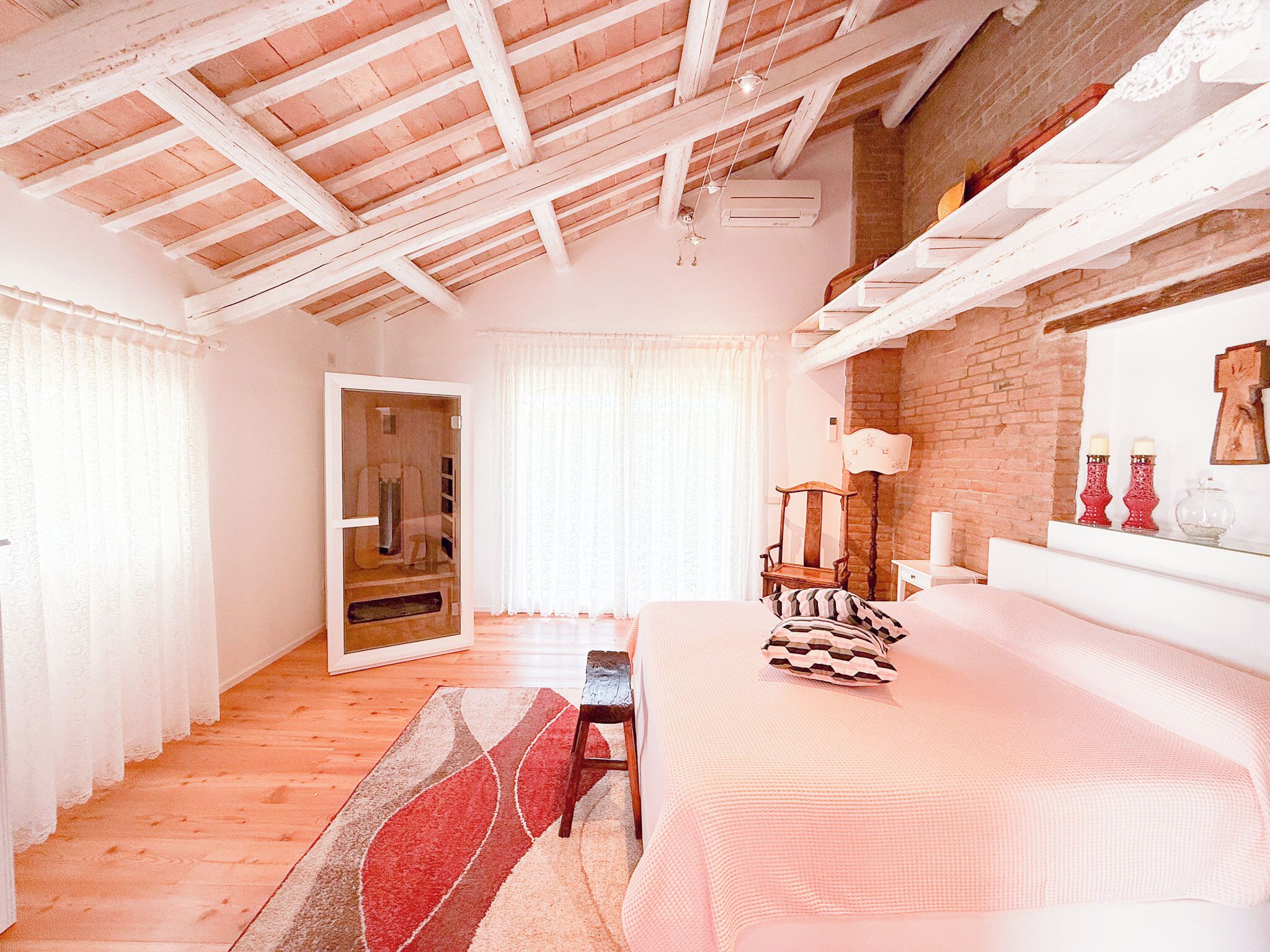 3 camere, una cassaforte in camera, ferro/asse da stiro, Wi-Fi gratuito