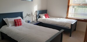 3 bedrooms, iron/ironing board, free WiFi, bed sheets