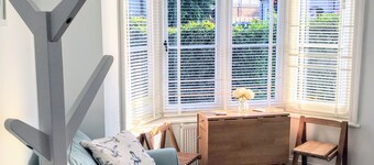 Charming 2 br apartment next to worthing station, close to town and seafront