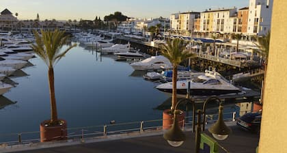 Appartements avec piscine, parking, wifi Ă 150 mĂštres. de Marina Vilamoura