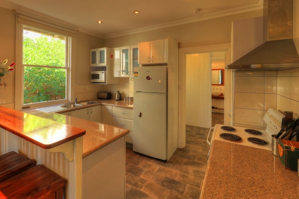 Family Cottage, 3 Bedrooms, 2 Bathrooms | Private kitchen | Full-size fridge, microwave, oven, stovetop