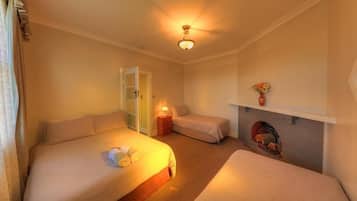 3 bedrooms, desk, soundproofing, iron/ironing board