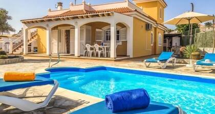 NICE HOUSE WITH PRIVATE POOL IN LARGE TERRACE AND BARBECUE AREA