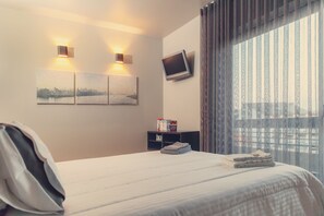 3 bedrooms, iron/ironing board, travel crib, free WiFi