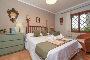 3 slaapkamers, een strijkplank/strijkijzer, wifi, beddengoed
