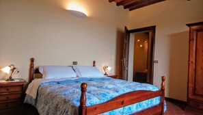 2 bedrooms, in-room safe, iron/ironing board, free WiFi - Panoramic farmhouse in the Tuscan hills. Free Wifi (Chianciano Terme)
