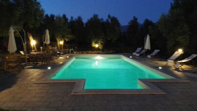 POGGIO TAKUNA swimming among the olive trees... and more! !! 