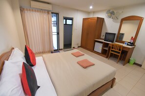 雙人房 | 書桌、免費無線上網