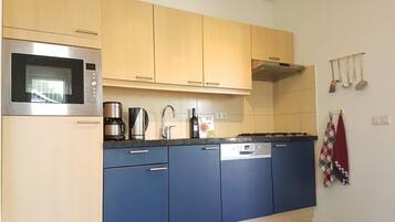 Kühlschrank, Herdplatte, Geschirrspüler