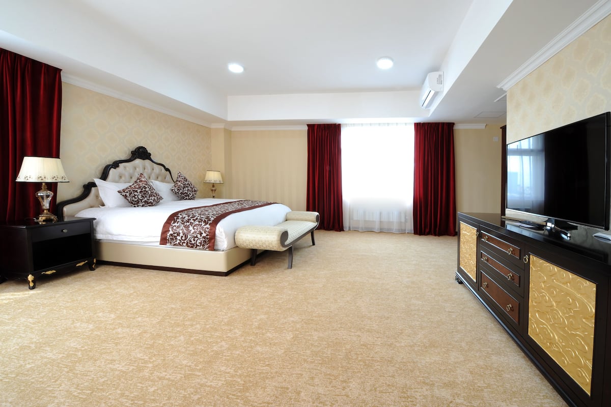 1 bedroom, in-room safe, desk, laptop workspace