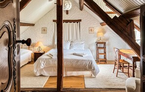 4 makuuhuonetta, vauvan matkasänky, ilmainen Wi-Fi