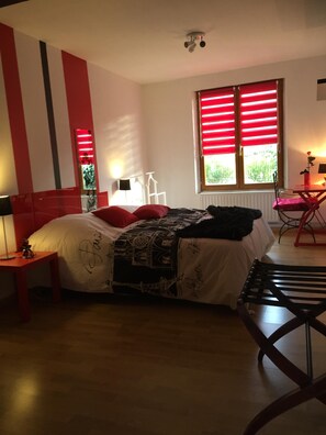 4 chambres, fer et planche Ă repasser, Wi-Fi, draps fournis