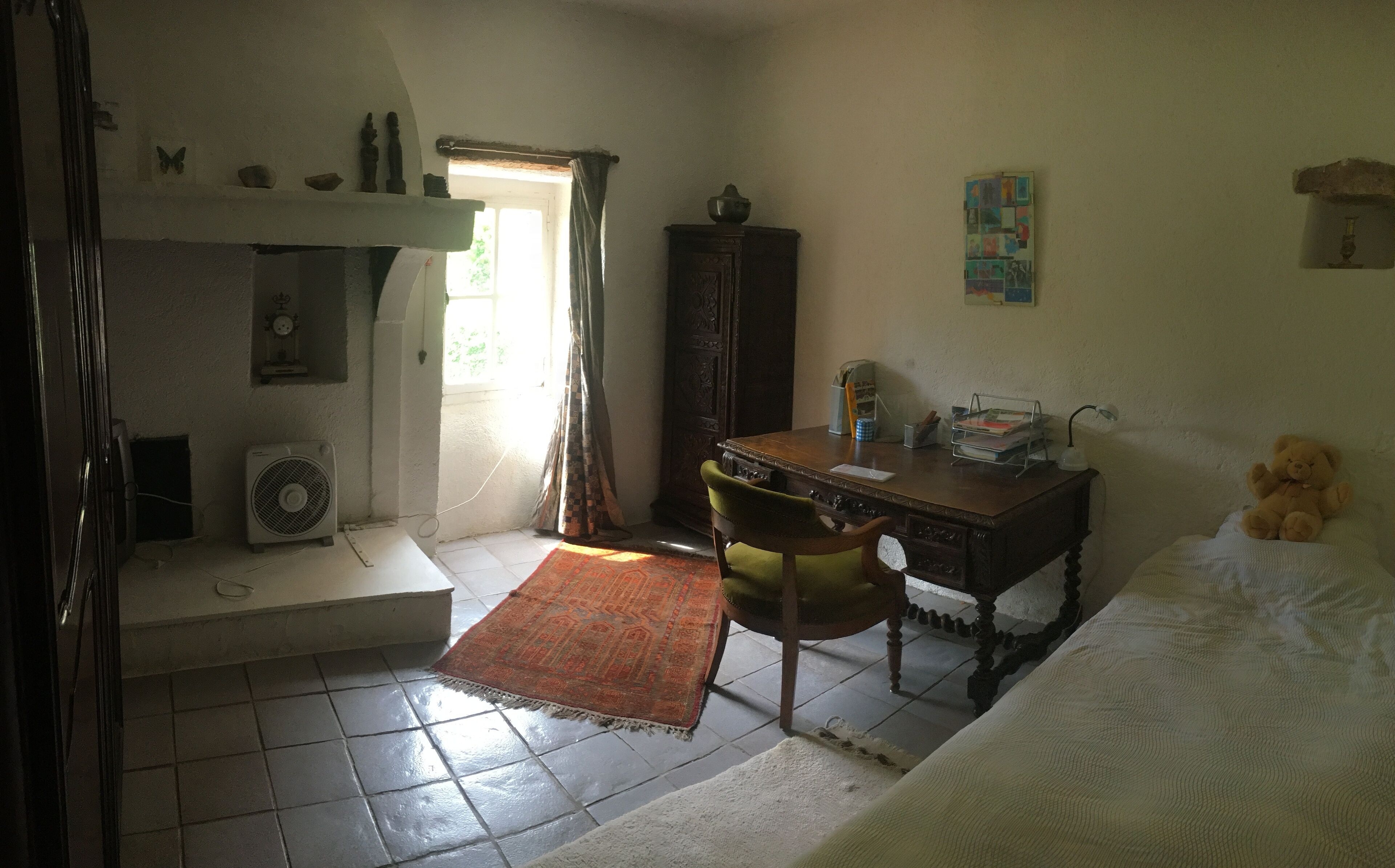 4 habitaciones, tabla de planchar con plancha y ropa de cama 