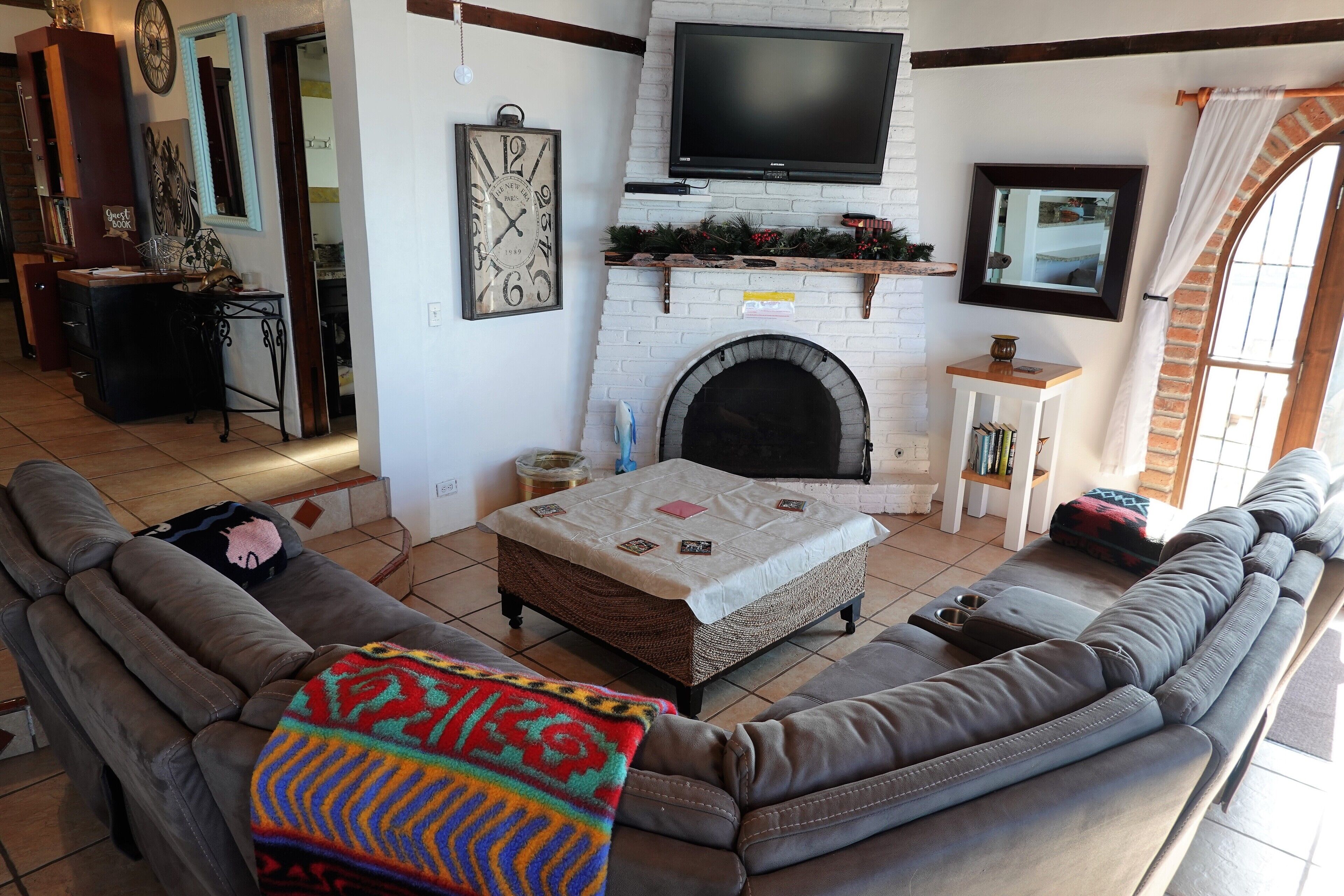 OCEAN FRONT HOME, SLEEPS 12A + 4 kids, WIFI, GOLF, ROSARITO 3 MILE