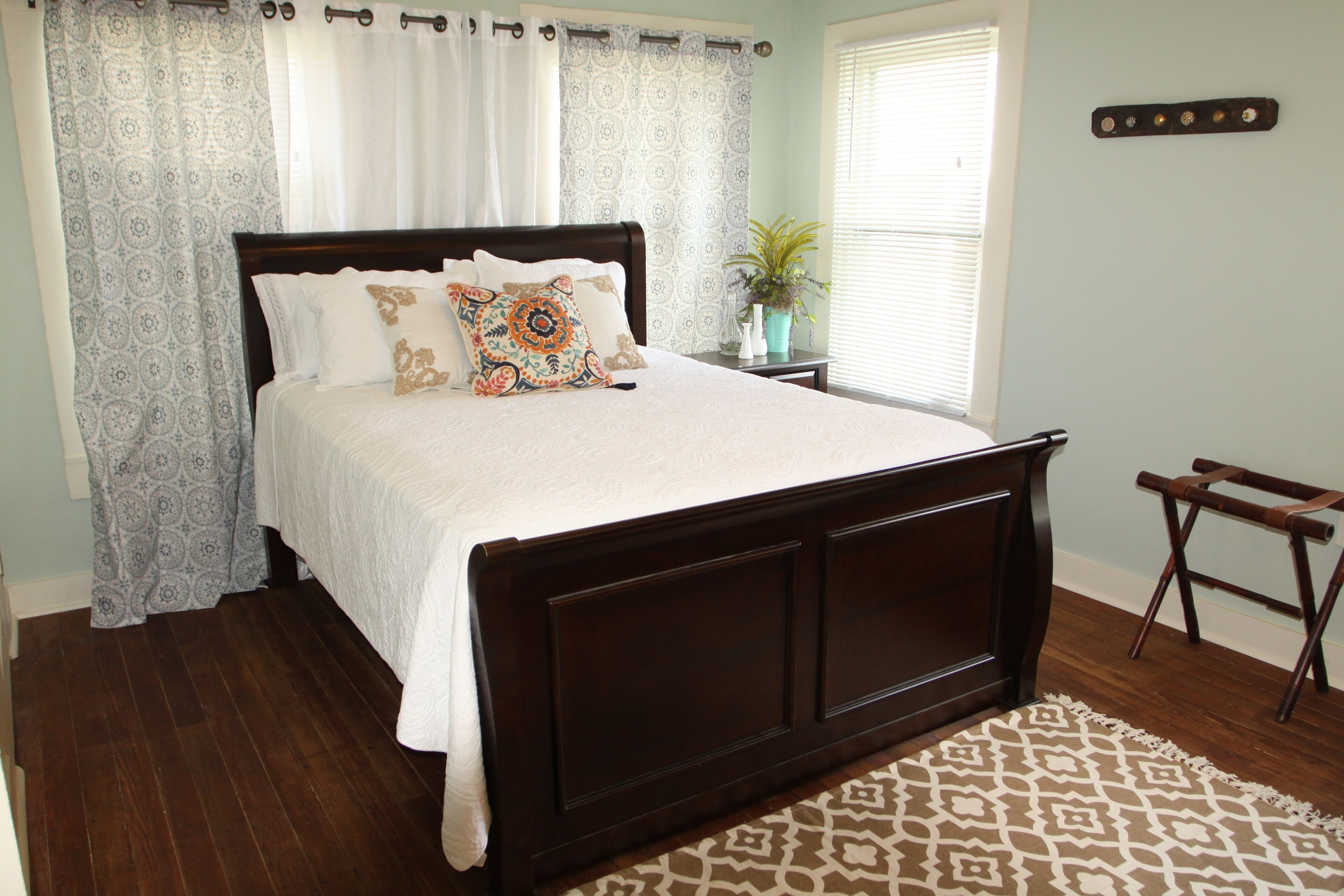 Country Solitude (near everything)