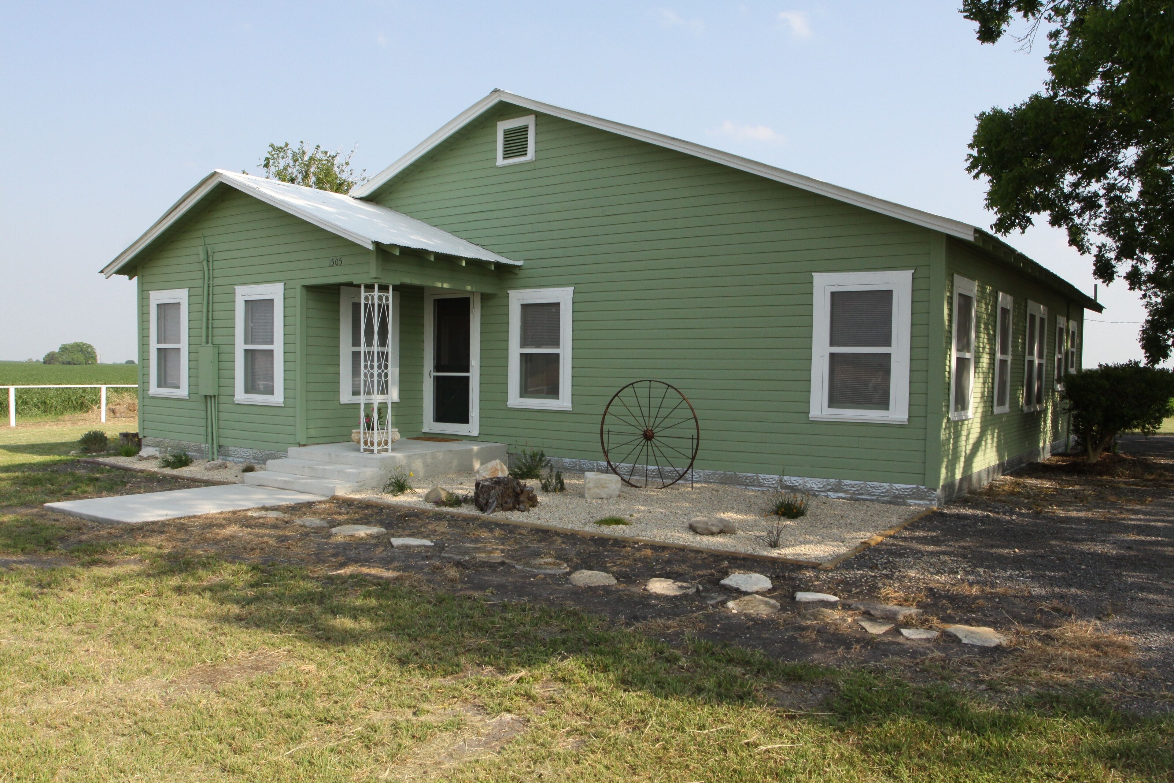 Country Solitude (near everything)