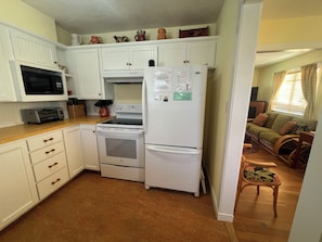 Fridge, microwave, oven, coffee/tea maker