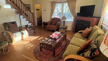 Télévision, cheminée