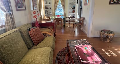 2Bd/1Bath Pet Friendly Close to Beach/Downtown/Convention Ctr.