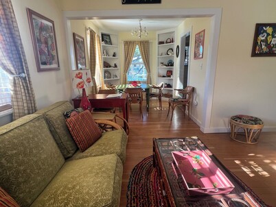 2Bd/1Bath Pet Friendly Close to Beach/Downtown/Convention Ctr.