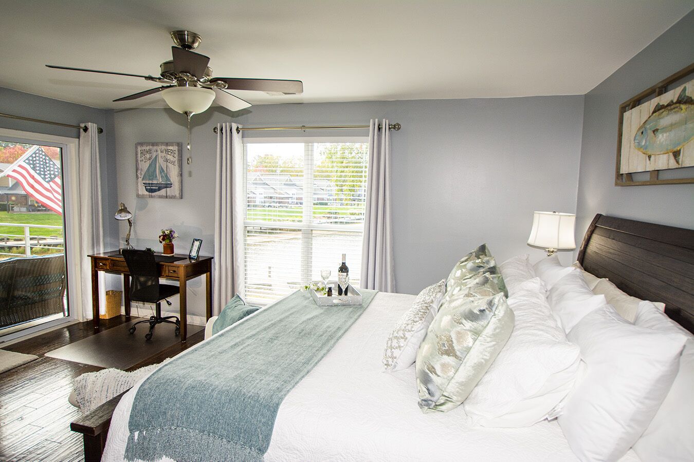 Welcome to “Lake Life”, Extravagant Upgraded 3 bedroom WATERFRONT Condo!