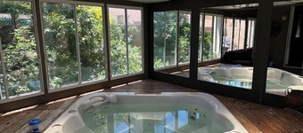 Hidden Gem: “We stay here every time” • 3BR next to South Point • Indoor Hot Tub