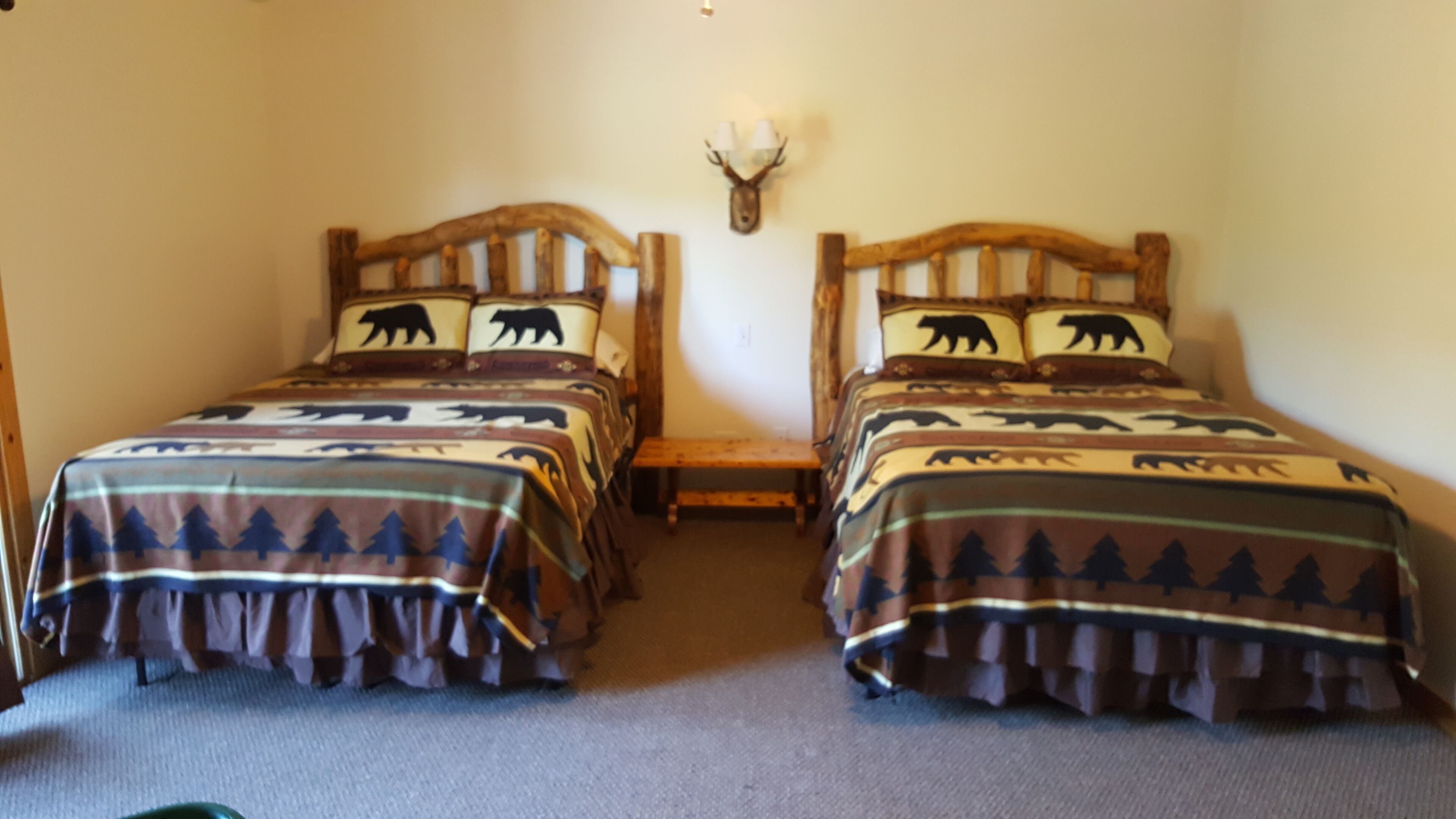 The Bear Den Peaceful and Comfortable Animal and Hummingbird Viewing