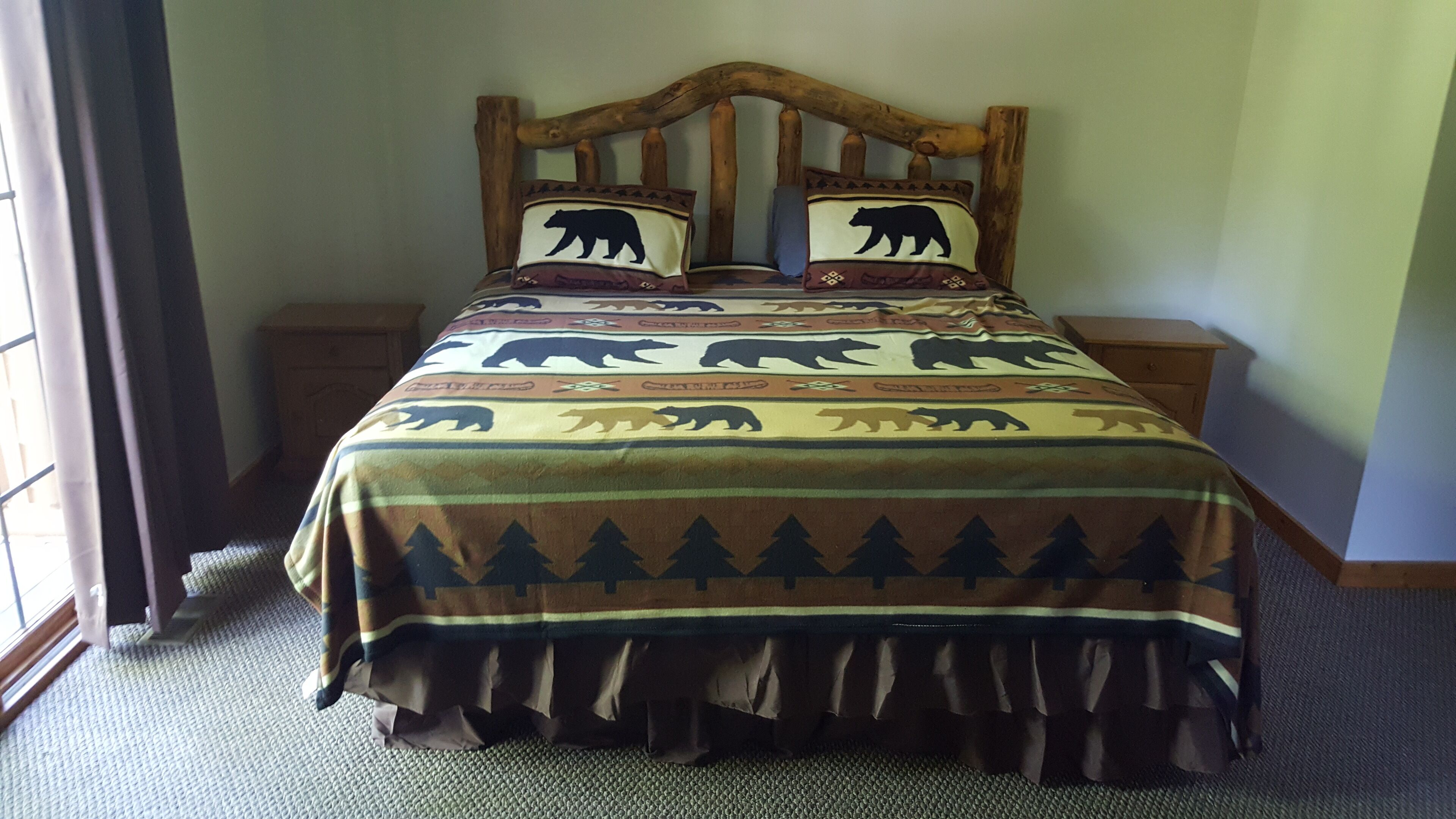 The Bear Den Peaceful and Comfortable Animal and Hummingbird Viewing