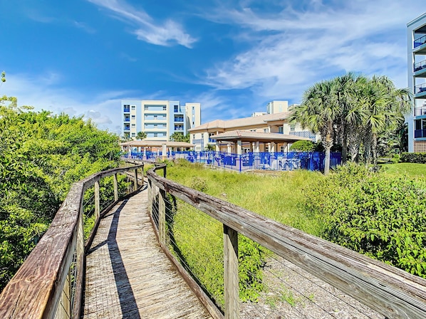 Miscellaneous - Oceanwalk 3BR with 3 Private Balconies Fountain Views and Steps to Beach (New Smyrna Beach)