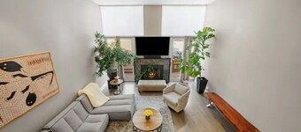 Beautiful Modern Designer Home ~ Downtown - 4-Bed/4-Bath
