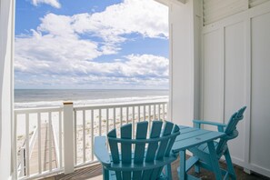 Outdoor dining - "The Pearl" GULF FRONT w/prvt heated pool, 12 bdrm /12.5bath "ALVacationRentals" (Gulf Shores)