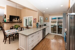 Fridge, microwave, oven, stovetop - LUXURIOUS DESIGNER CONDO, WALK TO THE BEACH! (Dana Point)