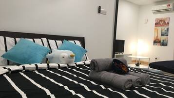 2 bedrooms, iron/ironing board, internet, bed sheets